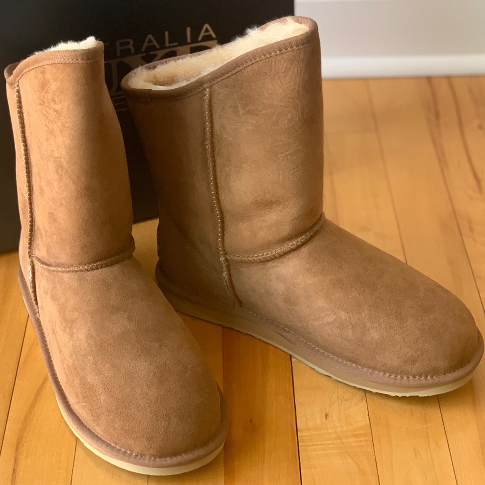 NIB  Australia Luxe Collective Cosy Short Sheepskin Boot Chestnut Size 10